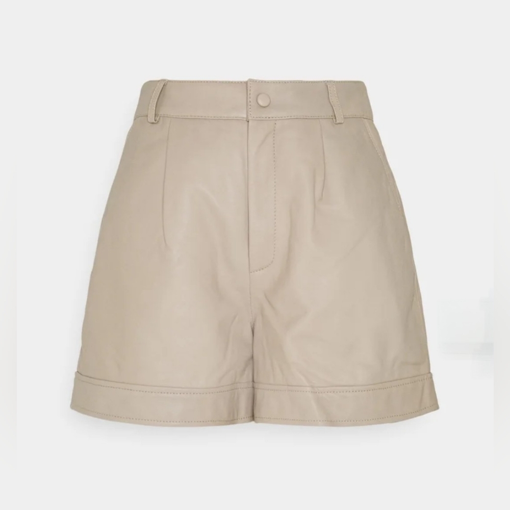 Gestuz High Waist Tan Shorts with Tailored Pleats